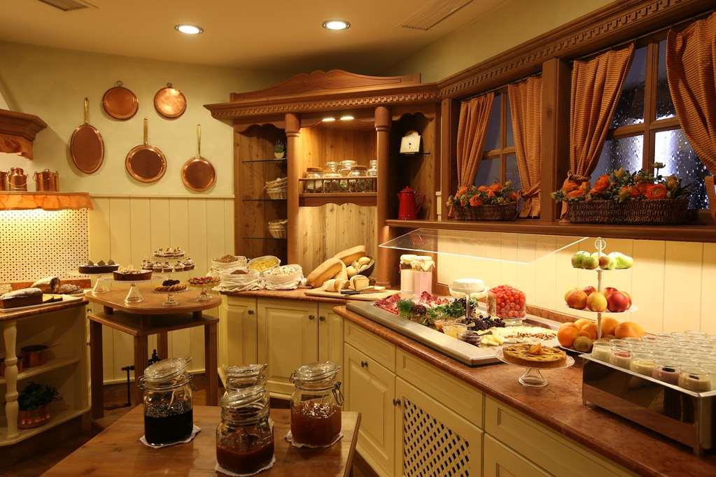 Alpen Suite Hotel Madonna Ristorante foto