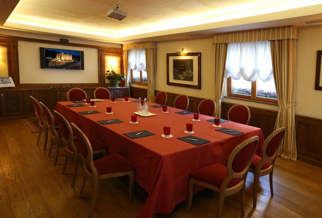 Alpen Suite Hotel Madonna Esterno foto