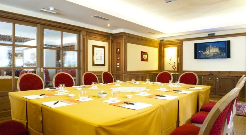 Alpen Suite Hotel Madonna Esterno foto