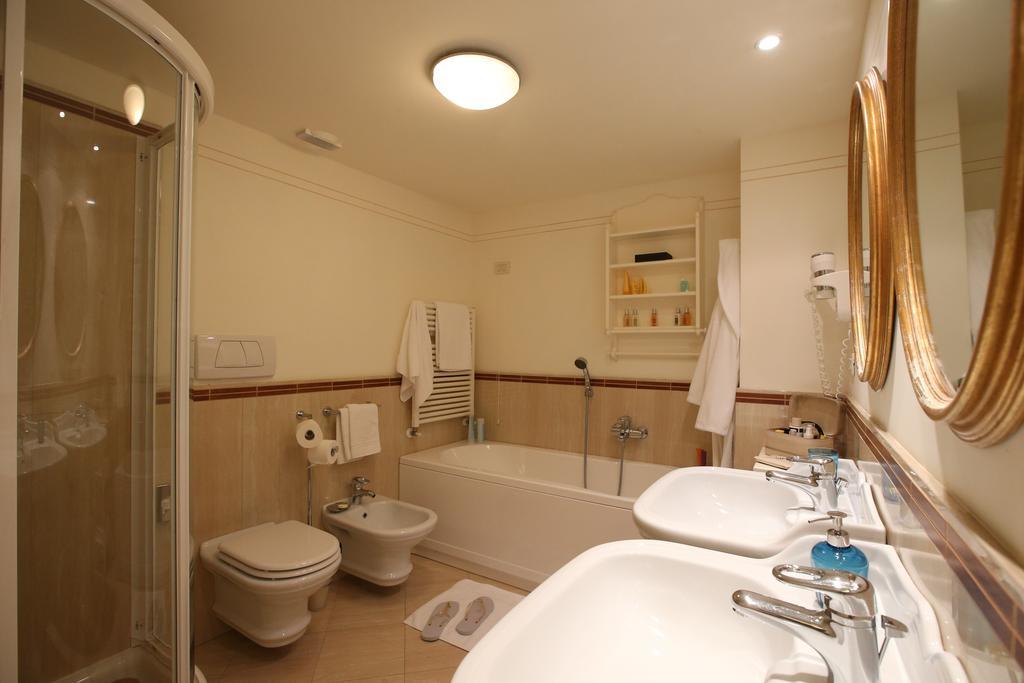 Alpen Suite Hotel Madonna Esterno foto