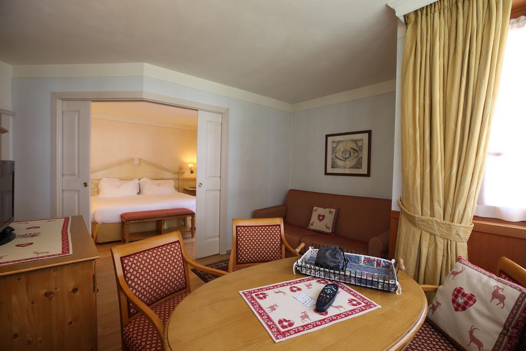 Alpen Suite Hotel Madonna Esterno foto