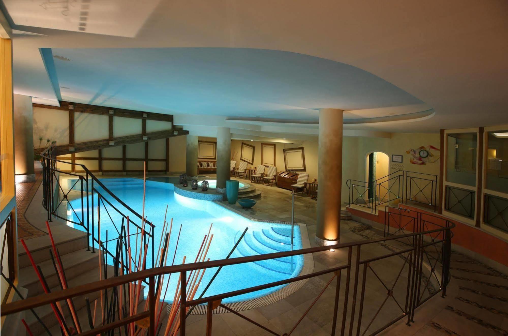 Alpen Suite Hotel Madonna Esterno foto