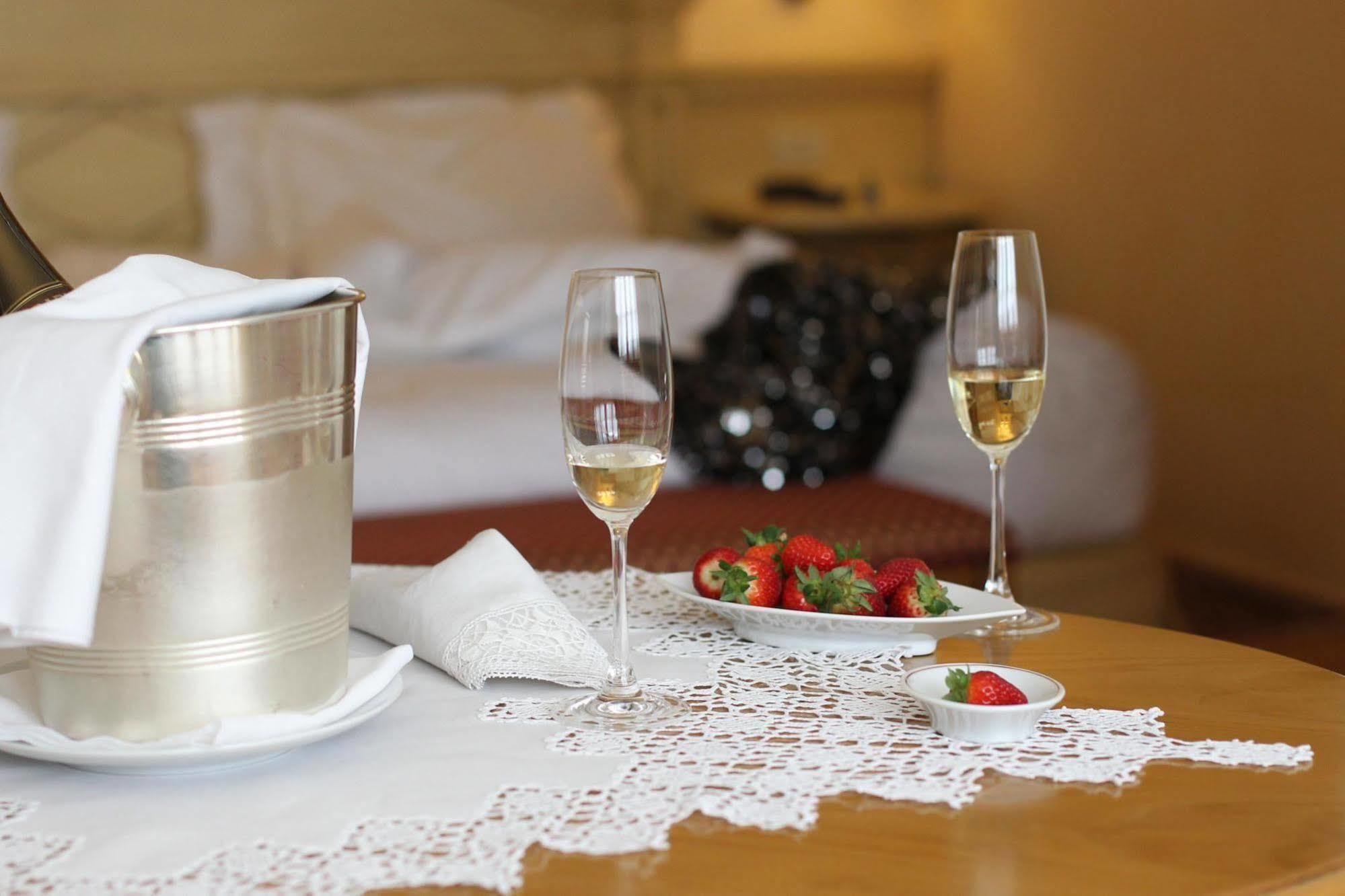Alpen Suite Hotel Madonna Esterno foto