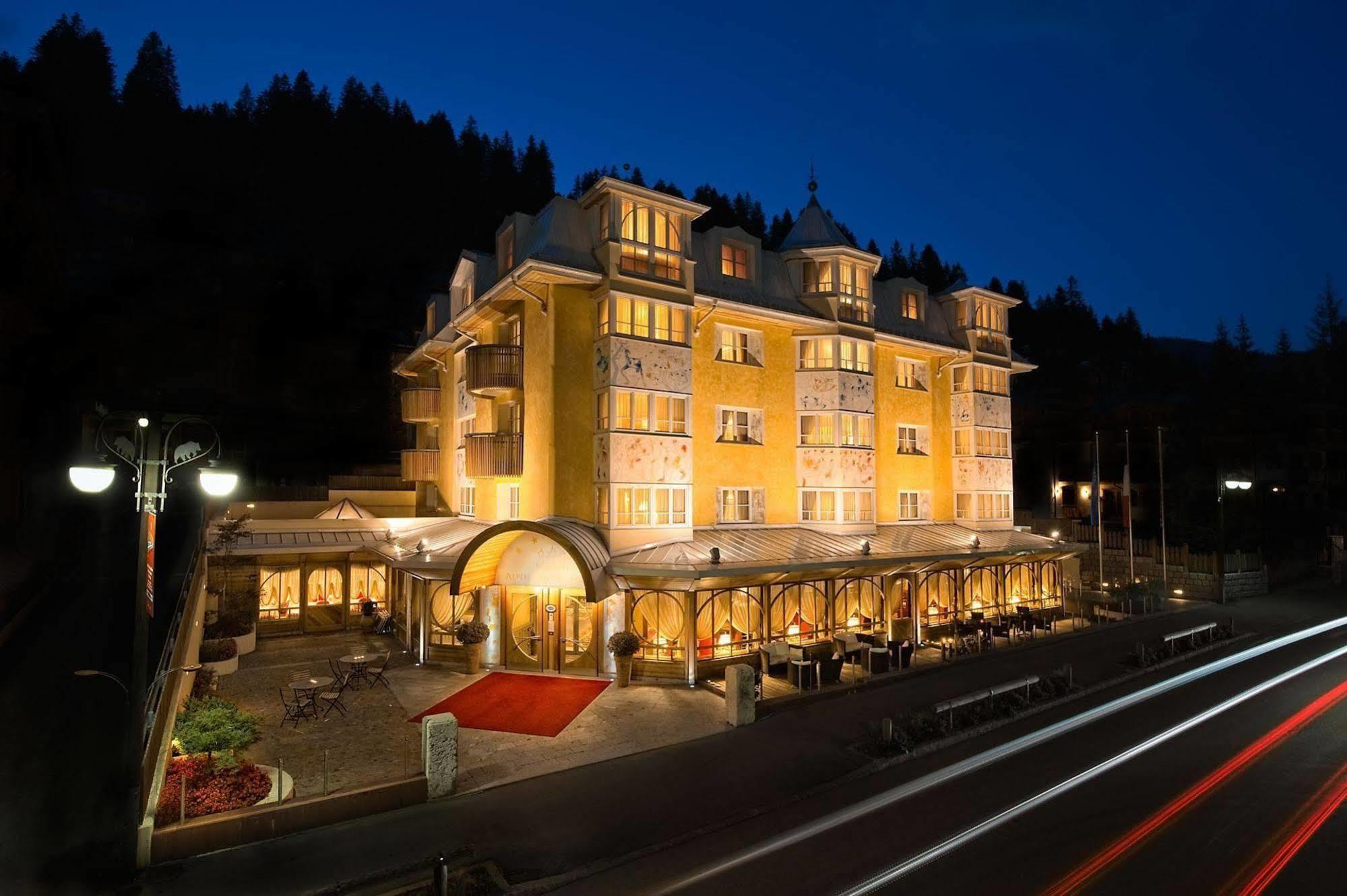 Alpen Suite Hotel Madonna Esterno foto