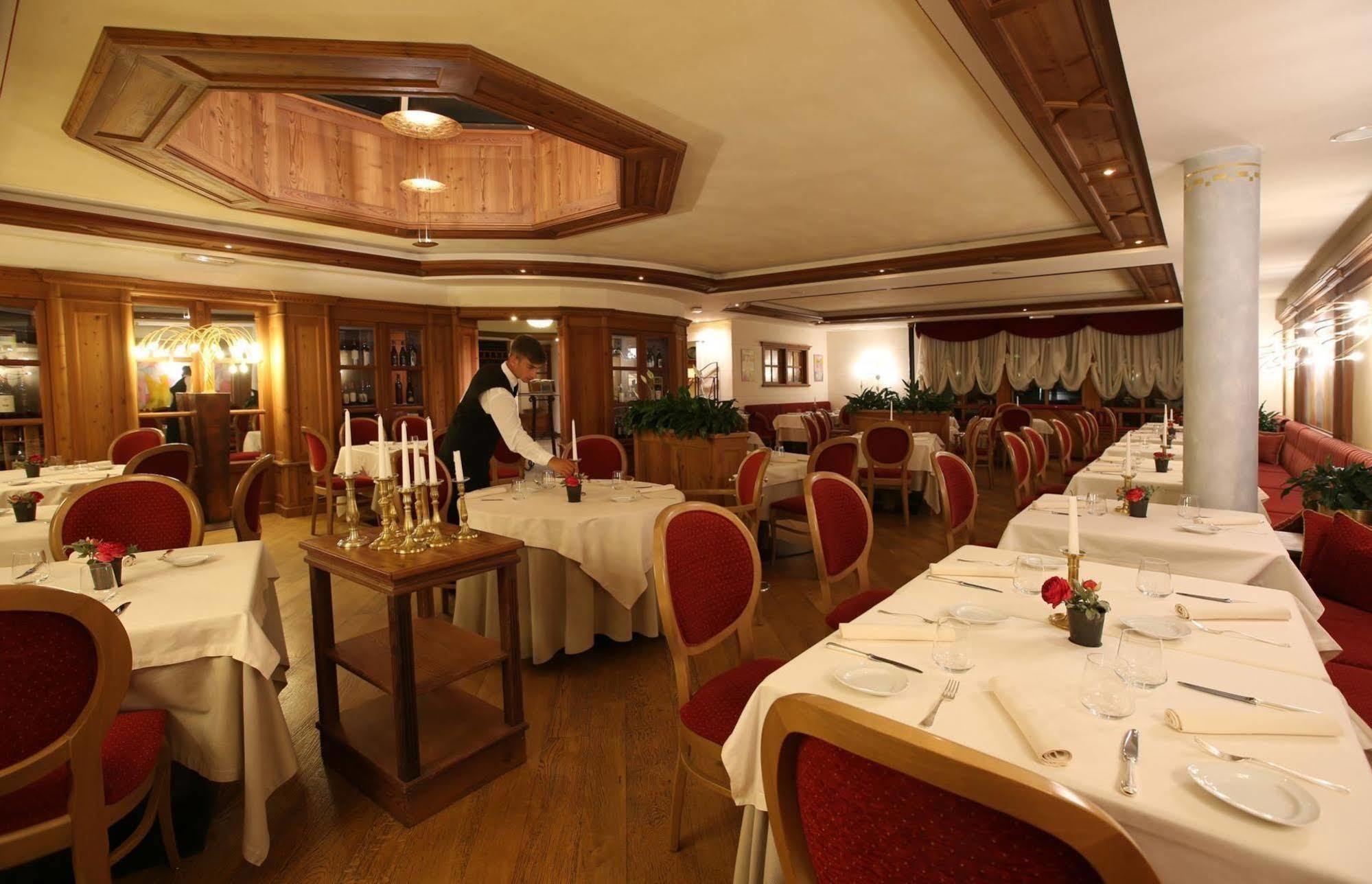 Alpen Suite Hotel Madonna Esterno foto